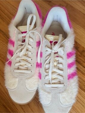 Adidas Gazelle Platform Women’s White and Pink Furry Lace-Up Sneakers